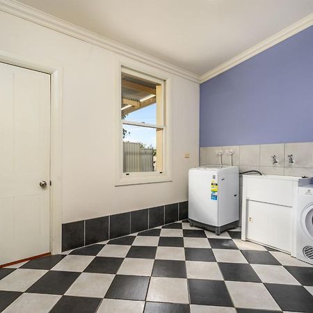 Armadale House - Kingscote Villa Екстериор снимка