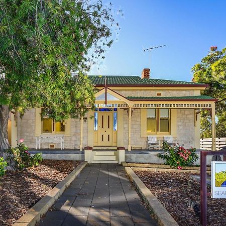 Armadale House - Kingscote Villa Екстериор снимка