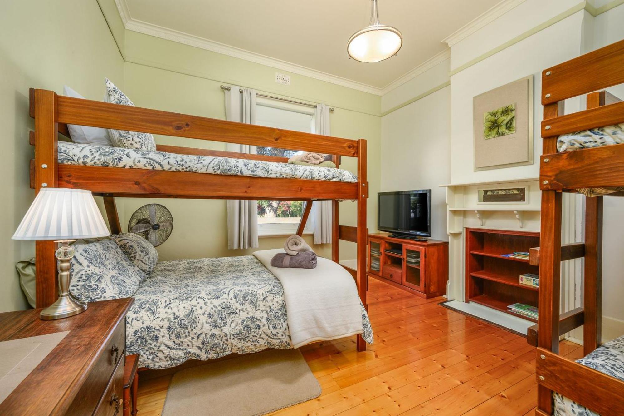 Armadale House - Kingscote Villa Екстериор снимка