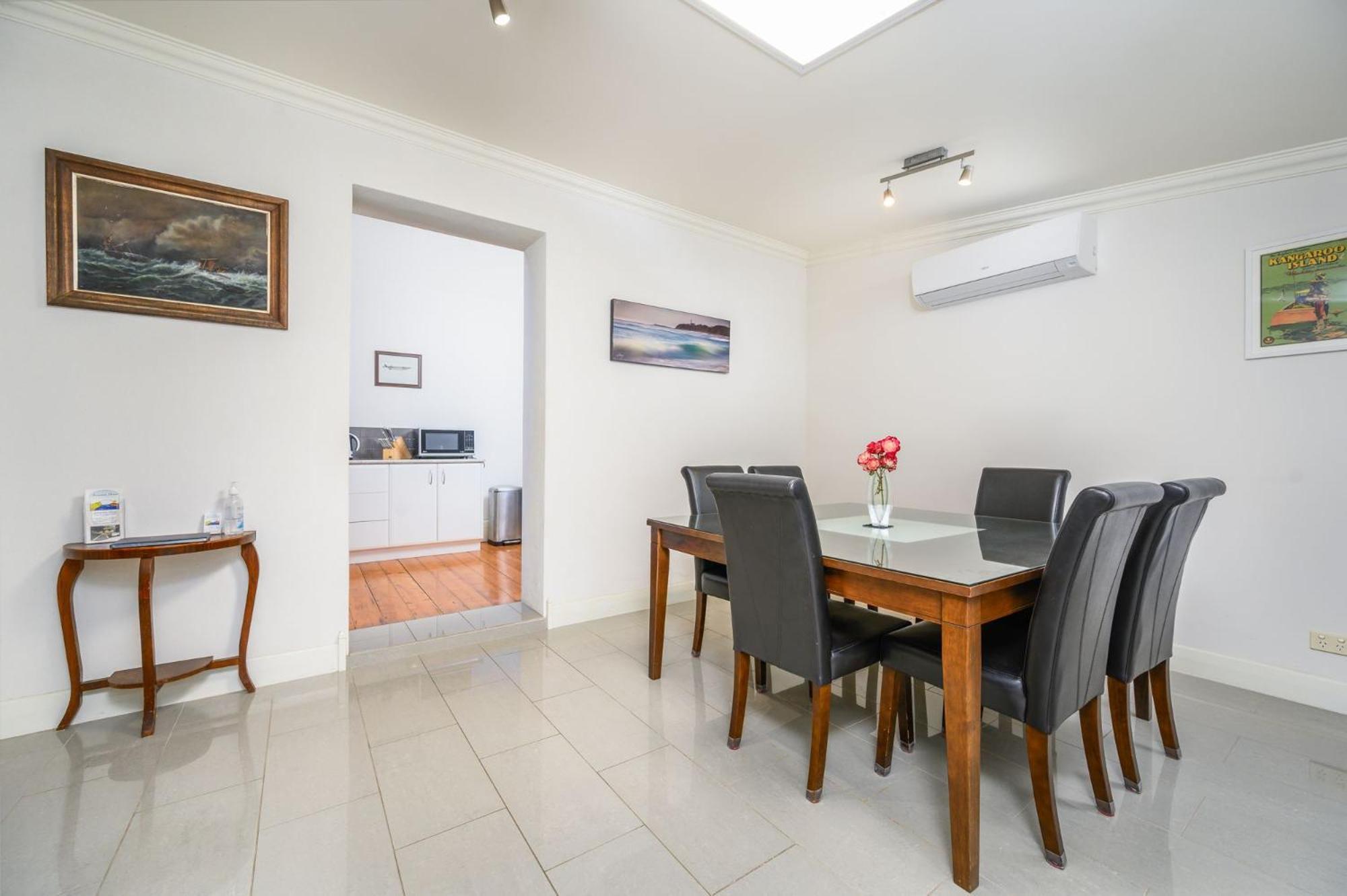 Armadale House - Kingscote Villa Екстериор снимка