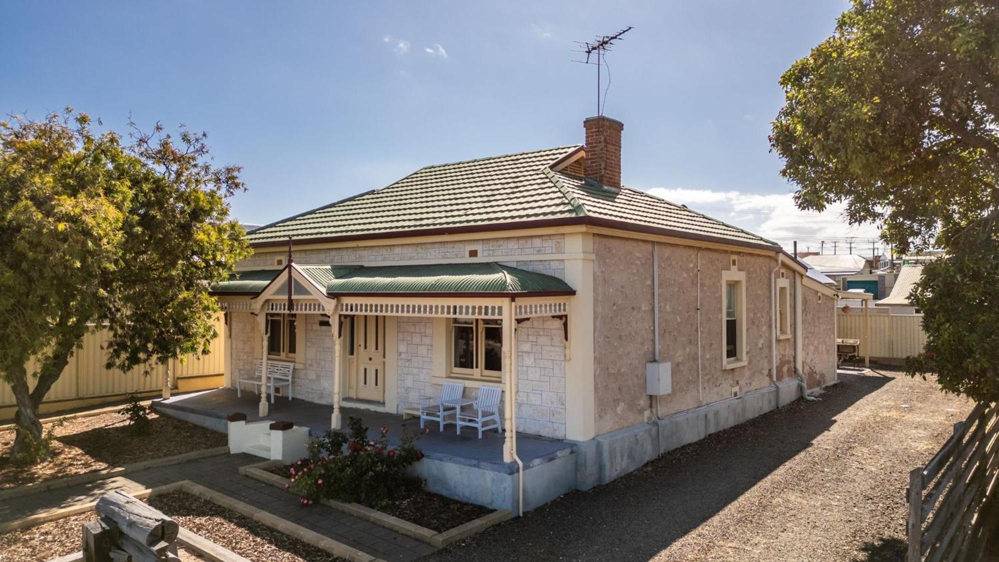 Armadale House - Kingscote Villa Екстериор снимка